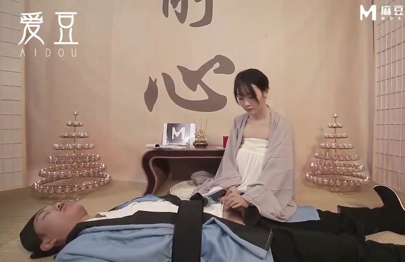 Đại hiệp với con cu ngắn và cô mỹ nữ xinh đẹp