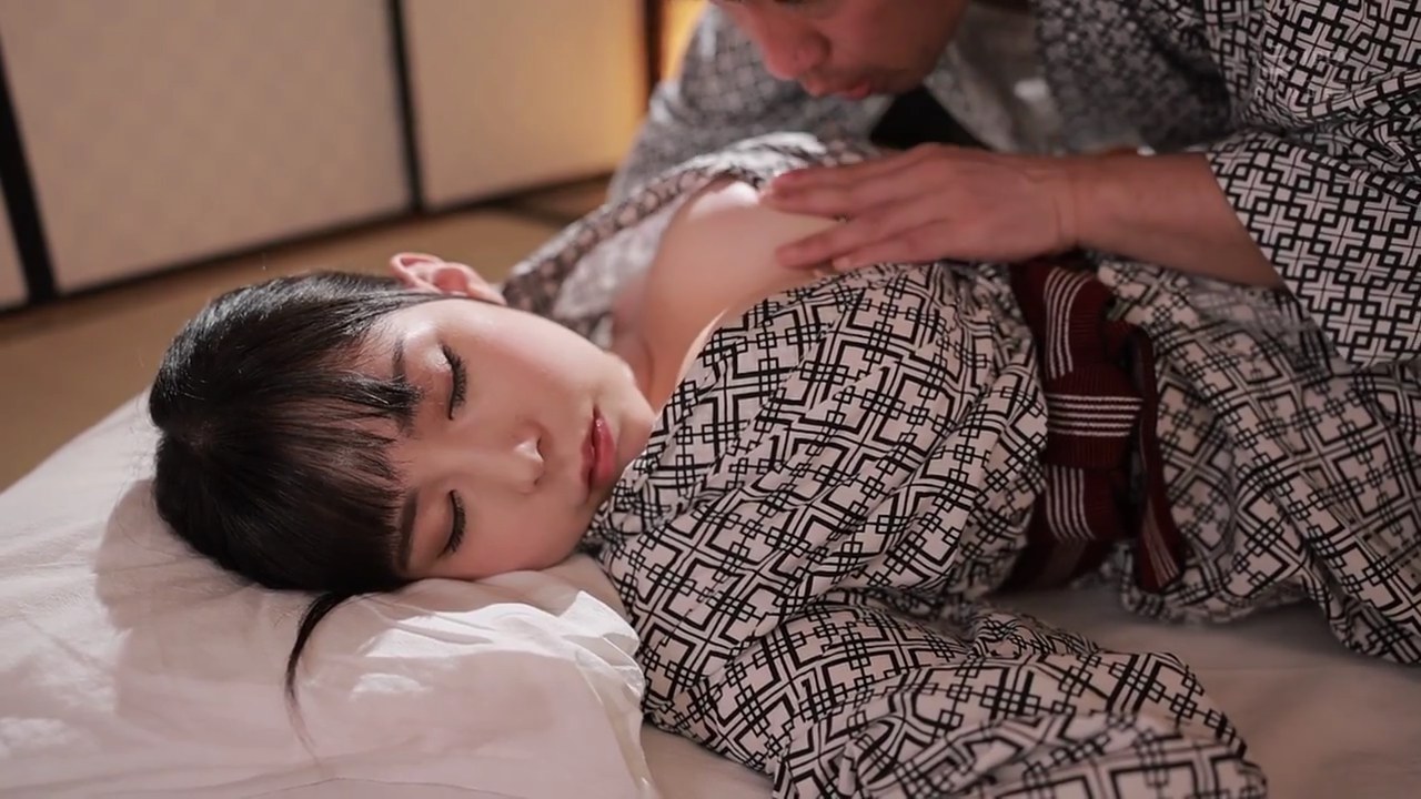 Chuốc say em nhân viên rồi đụ trong bữa tiệc rượu cuối năm