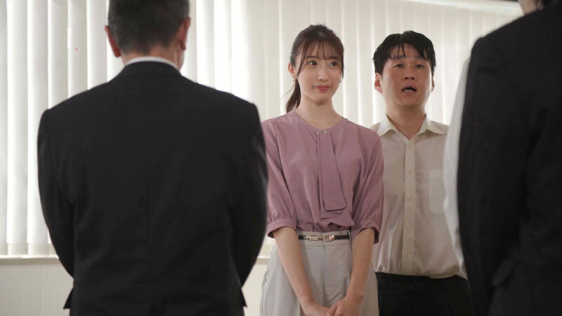 Dự tiệc rượu cùng cô nhân viên dễ dãi